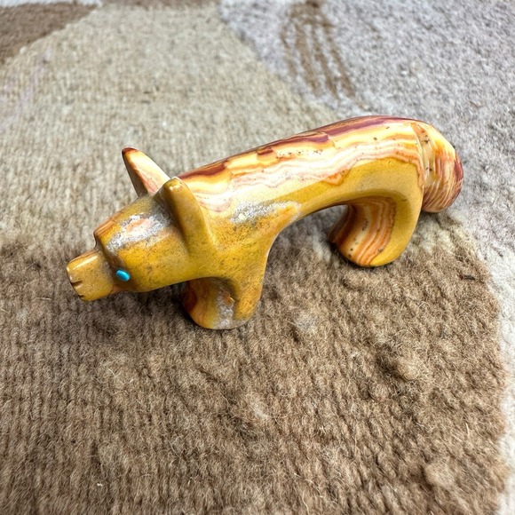 Vintage Zuni Banded Jasper Wolf Fetish Turquoise Inlay Eyes Native American - Picture 2 of 16